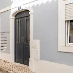 Avenida da Liberdade Area, Bright&Newly Renovated 2 Bedroom Apartment, Lisbon Historical Center