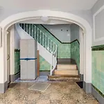 Avenida da Liberdade Area, Bright&Newly Renovated 2 Bedroom Apartment, Lisbon Historical Center