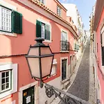 Avenida da Liberdade Area, Bright&Newly Renovated 2 Bedroom Apartment, Lisbon Historical Center