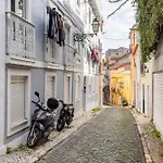 Avenida da Liberdade Area, Bright&Newly Renovated 2 Bedroom Apartment, Lisbon Historical Center